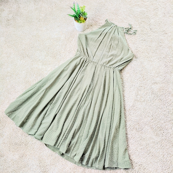 NWT Moss Green Gal Meets Glam Textured Dress - Picture 5 of 12